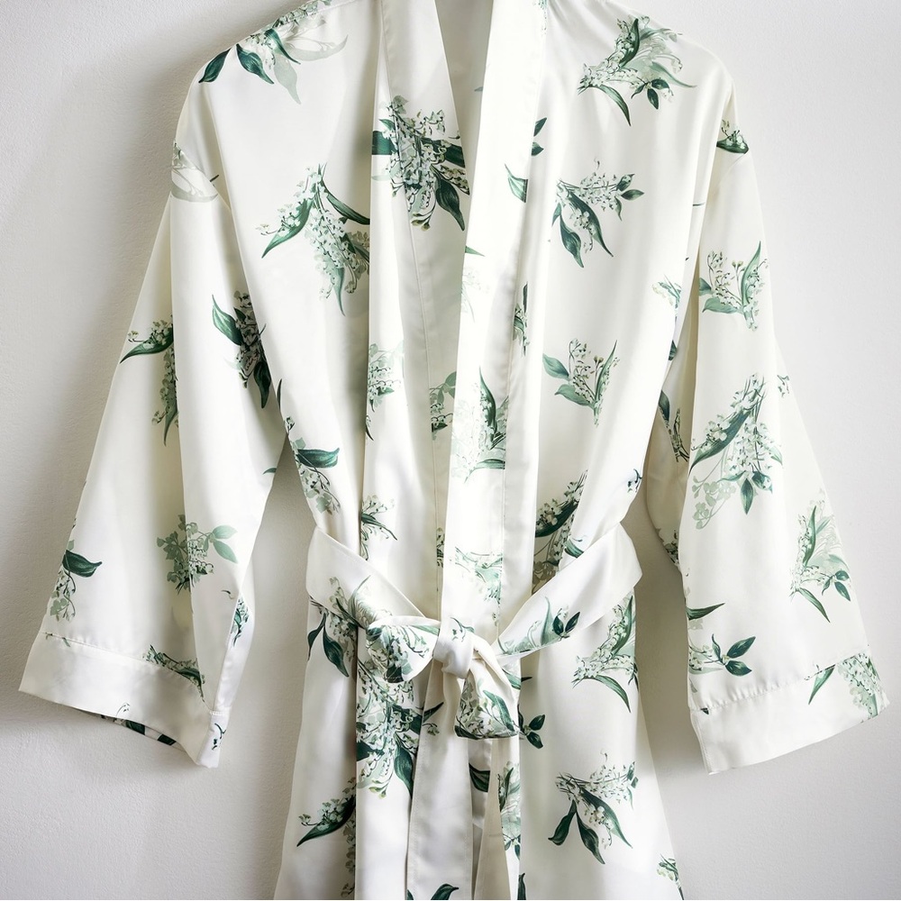 Monique Lhuillier Lily of the Valley Robe